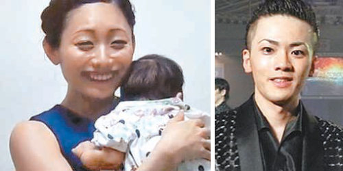 안도 미키가 웃음을 띤 채 아이를 안고 있다(왼쪽 사진). 일본 언론들은 은퇴한 피겨 선수 난리 야스하루를 아버지로 지목하고 있다. 유튜브 캡처