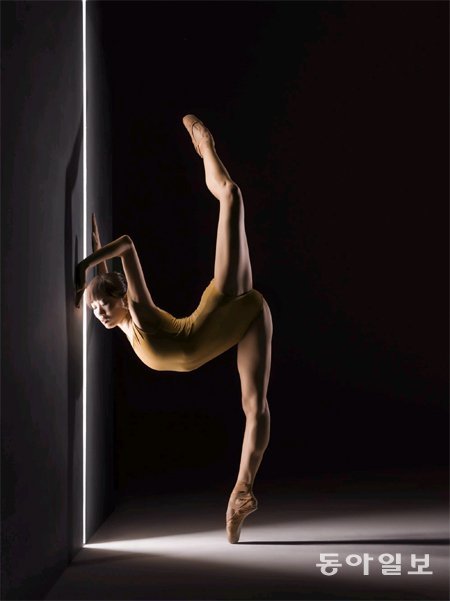 2011년 미국 라인스 발레단에 입단한 뒤 처음 고국 무대에 서는 김유진. 그는 2005년 스위스 로잔 콩쿠르에서 우승했다. 국제공연예술프로젝트 제공