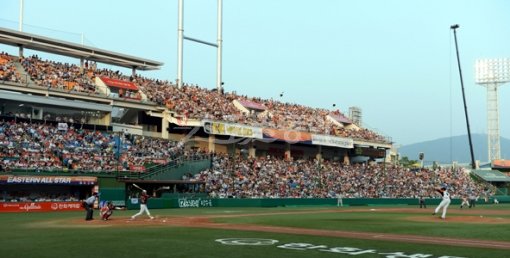 올해 올스타전의 팬 인기투표 최종 집계가 8일 발표됐다. 이번 올스타전은 프로야구 출범 이후 처음으로 포항에서 열린다. 사진은 지난해 대전구장에서 열린 올스타전 장면. 스포츠동아DB