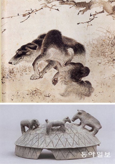 국립중앙박물관이 소장한 조선시대 화가 김두량(1696∼1763)의 ‘흑구도’(위)와 5∼6세기 신라 고분에서 출토된 토기 파편. 
토기에 장식된 토우는 멧돼지 사냥에 나선 경주개 ‘동경이’(천연기념물 540호)를 묘사한 것으로 알려졌다. 한반도에서 개는 신석기
 초기부터 사육됐을 정도로 인간과 특별한 관계를 맺어왔다. 동아일보DB