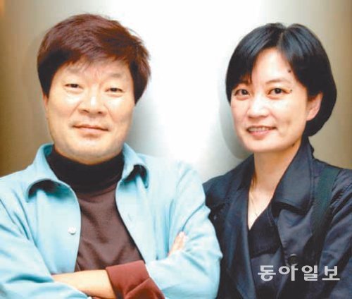 고 김종학 PD와 명콤비를 이뤄 20년 넘게 드라마 7편을 만들어온 송지나 작가(오른쪽). 동아일보DB