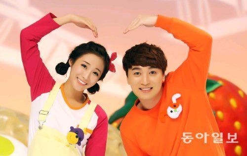7일 방송을 끝으로 폐지되는 MBC ‘뽀뽀뽀 아이조아’의 진행자 강다솜 아나운서(왼쪽)와 개그맨 황제성. MBC 제공