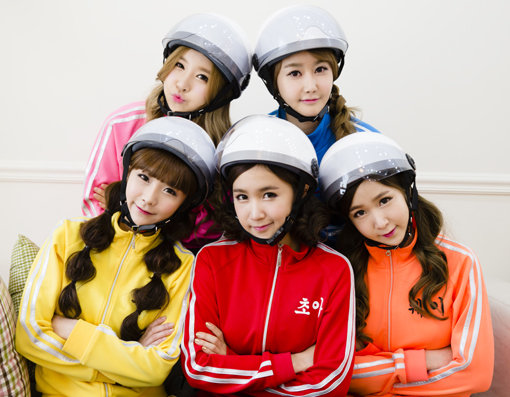 인기 고공행진을 달리고 있던 걸그룹 크레용팝이 ‘일베’ ‘모방’ ‘음원사재기’ 등 각종 의혹과 논란에 휘말리며 최대 위기를 맞고 있다. 사진제공｜크롬엔터테인먼트