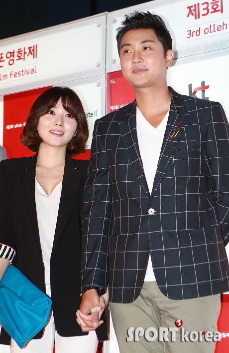 연기자 정하윤-여현수 커플. 사진제공｜스포츠코리아