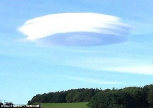 희귀 UFO 구름 포착