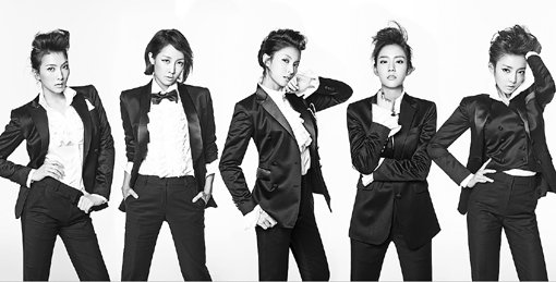 ‘남장’으로 변신한 카라는 새 음반을 내놓을 때마다 “여러 면에서 깊어진 모습을 보여주고 싶다”고 했다. 왼쪽부터 강지영 니콜 박규리 한승연 구하라. 사진제공｜DSP미디어