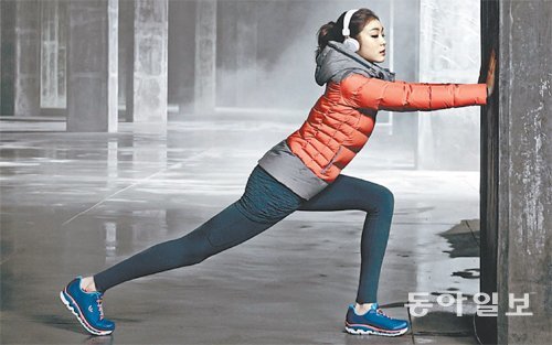 프로스펙스 ‘YUNA14’ 라인은 워킹을 즐기는 사람들을 위해 다양한 스타일로 선보여졌다. 프로스펙스 제공