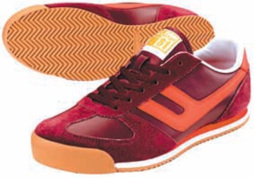 프로스펙스가 1983년 선보였던 신발의 디자인을 재해석한 ‘헤리티지’ 제품. 프로스펙스 제공