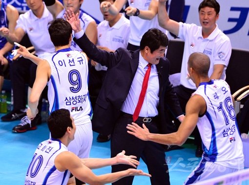 삼성화재가 18년 동안 16번의 우승컵을 차지하면서 V리그 남녀부 13개 구단 중 상당수가 삼성화재 출신 지도자로 채워지고 있다. 삼성화재의 승리DNA를 심기 위함이다. 스포츠동아DB