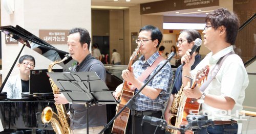 올해 6월 서울성모병원 로비에서 국내 최초 의사 출신 뇌사 장기 기증자 음태인을 기리는 20주기 추모음악회가 열렸다. 서울성모병원 제공