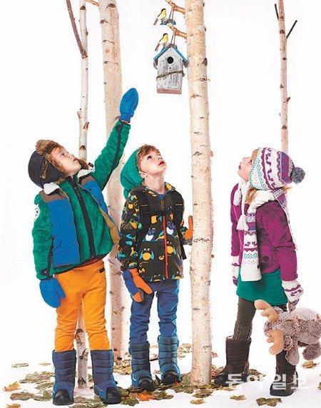 제로투세븐의 어린이 전용 아웃도어 브랜드 ‘섀르반’은 스칸디나비아식 라이프스타일을 반영해 어린이 눈높이에 맞춘 의류 및 소품들을 선보인다. 부엉이 캐릭터와 알록달록한 색상이 돋보이는 ‘섀르반’ 의류. 섀르반 제공