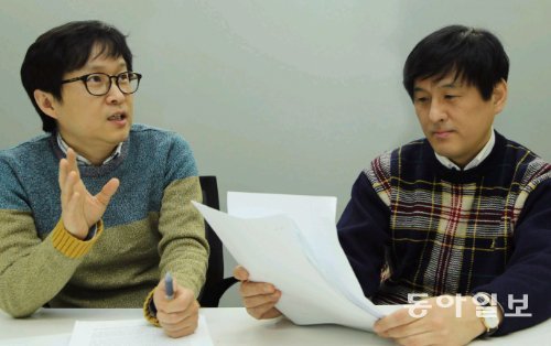 권혁웅 씨(왼쪽)와 권성우 씨