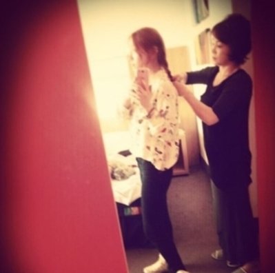 태연 화보 공개에 과거 어머니 사진도 화제. 태연 인스타그램