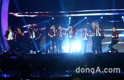 가온차트 K-Pop 어워드에 참여하는 대세아이돌그룹 엑소(Exo). 동아닷컴DB