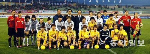 5일 연고를 충북에서 대전으로 옮기는 스포츠토토 여자축구단. 코레일 축구단은 지난달 연고를 대전으로 옮기기로 하고 대전시와 협약식을 했다. 대전시 제공