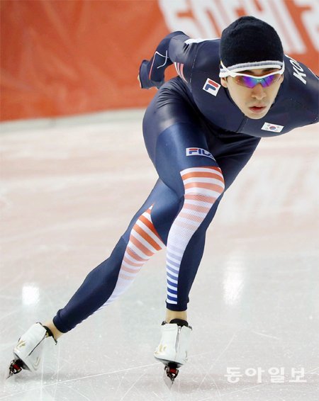 2014 소치 겨울올림픽에서 한국에 첫 메달을 안겨줄 것으로 기대되는 이승훈이 러시아 소치의 아들레르 아레나에서 훈련에 몰두하고 있다.

소치=변영욱 기자 cut@donga.com
