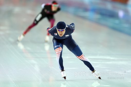 이승훈이 8일(한국시간) 러시아 소치 아들레르 아레나에서 열린 2014 소치 동계올림픽 스피드스케이팅 남자 5000m에서 역주하고 있다. 사진=GettyImages/멀티비츠