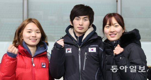 소치 겨울올림픽에 출전한 박승주, 박세영, 박승희(왼쪽부터) 3남매가 선전을 다짐하고 있다. 동아일보DB