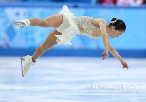스즈키 아키코(일본)가 10일(한국시간) 러시아 소치의 아이스버그 스케이팅 팰리스에서 열린 2014 소치 동계올림픽 피겨 단체전 여자 프리스케이팅에서 연기를 펼치고 있다. 사진=GettyImages/멀티비츠