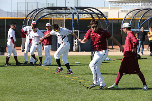 미국 애리조나에 1차 스프링캠프를 차린 넥센 선수들의 훈련 모습. 매년 각 구단의 스프링캠프에는 10억원 안팎의 거액이 투자된다. 사진제공｜넥센 히어로즈