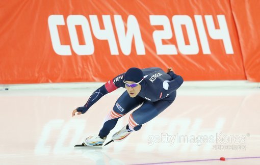 모태범이 13일(한국시간) 러시아 소치의 아들레르 아레나에서 열린 2014 소치 동계올림픽 스피드스케이팅 남자 1000m에서 역주하고 있다.  사진=GettyImages/멀티비츠