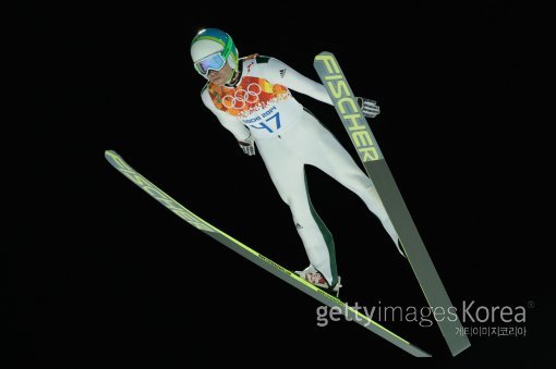 최서우가 15일(한국시간) 러시아 소치의 러스키 고르키 점핑 센터에서 열린 2014 소치 동계올림픽 스키점프 남자 라지힐 개인 예선 라운드에서 점프하고 있다. 사진=GettyImages/멀티비츠