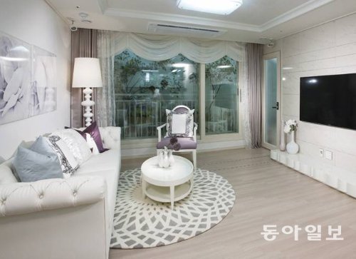 삼성물산이 경기 부천시 중동에서 분양하는 ‘래미안 부천 중동’의 전용면적 70㎡ 주택형 거실. 삼성물산 제공