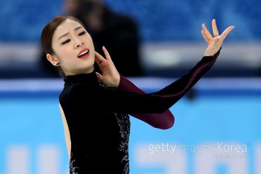 김연아가 21일(한국시간) 러시아 소치의 아이스버그 스케이팅 팰리스에서 열린 2014 소치 동계올림픽 피겨스케이팅 여자 싱글 프리스케이팅에서 연기를 펼치고 있다. 사진=GettyImages/멀티비츠