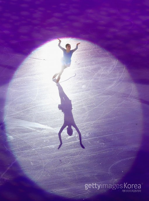 (김연아 갈라쇼, 스캇 모이어 응원. GettyImages/멀티비츠)