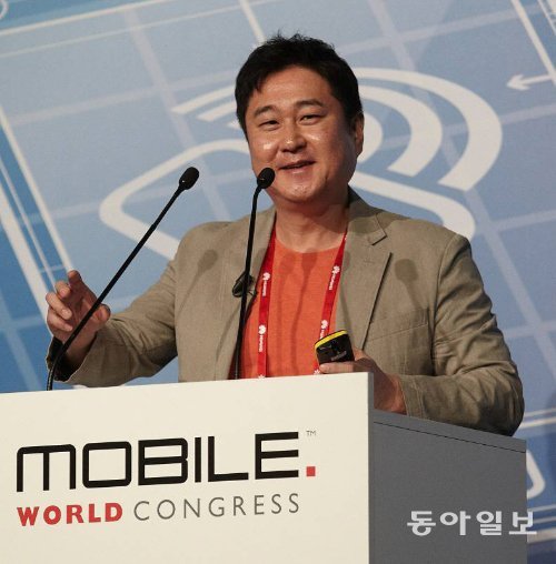 ‘MWC 2014’ 개막식에서 기조 연설자로 나선 이석우 카카오 대표. 카카오 제공