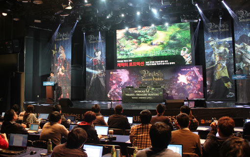 4일 서울 용산 e스포츠 스타디움에서 열린 ‘파이러츠:트레저헌터’의 미디어 쇼케이스. CJ E&M 넷마블은 전략 액션게임 ‘파이러츠’의 첫 테스트를 4월에 실시하는 한편 연내 ‘파이러츠’를 위한 e스포츠 리그도 출범할 계획이다. 사진제공｜CJ E&M 넷마블