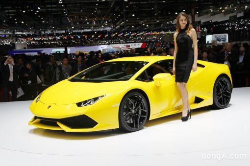 람보르기니 아벤타도르 부스.