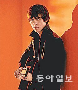 영국 싱어송라이터 제이크 버그는 수지, 설리, 도희와 동갑이다. 유니버설뮤직코리아 제공