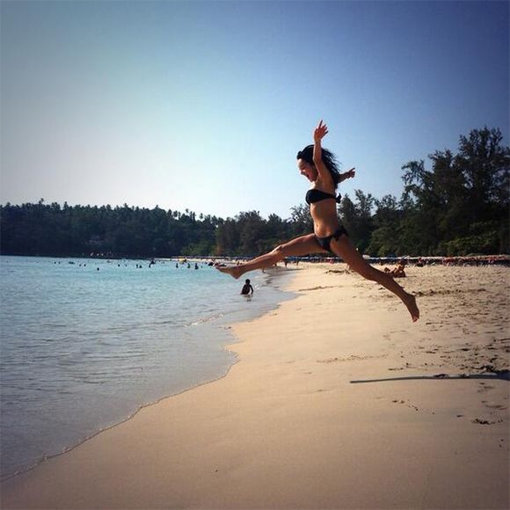 바다 비키니 점프샷. 바다 트위터