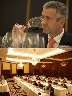 에두아르도 채드윅 회장(위쪽)과 그가 기획한 베를린 와인 테이스팅 장면.