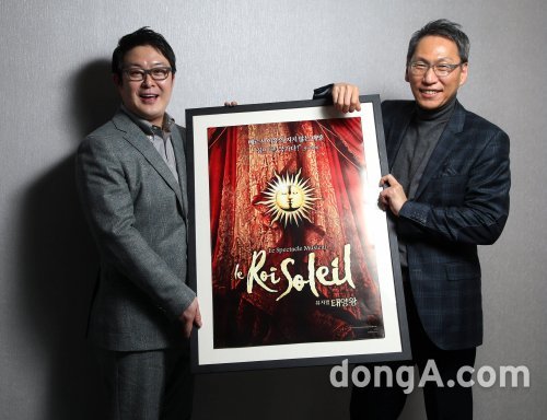 뮤지컬 ‘태양왕’을 함께 제작한 엄홍현 EMK뮤지컬컴퍼니 대표(왼쪽)와 김용관 마스터엔터테인먼트 대표. 양회성 기자 yohan@donga.com