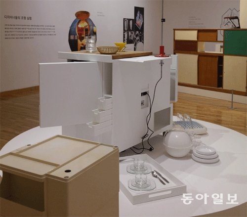 조에 콜롬보가 1963년 발표한 미니부엌을 펼친 모습. 1964년 제13회 밀라노 트리엔날레에서 은상을 받았다. 금호미술관 제공