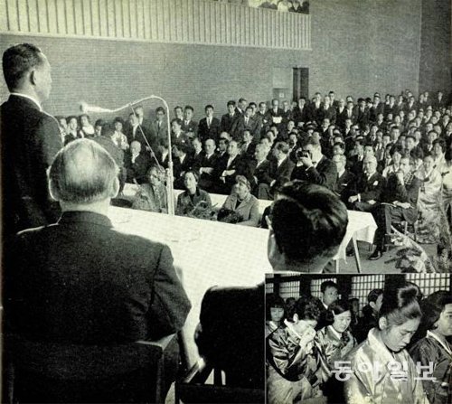 1964년 12월 10일 서독을 방문한 박정희 전 대통령이 함보른 광산회사에서 파독 광부와 간호사들에게 연설하고 있다. 오른쪽 아래 사진은 행사장에서 눈물 흘리는 간호사들. 도서출판 기파랑 제공