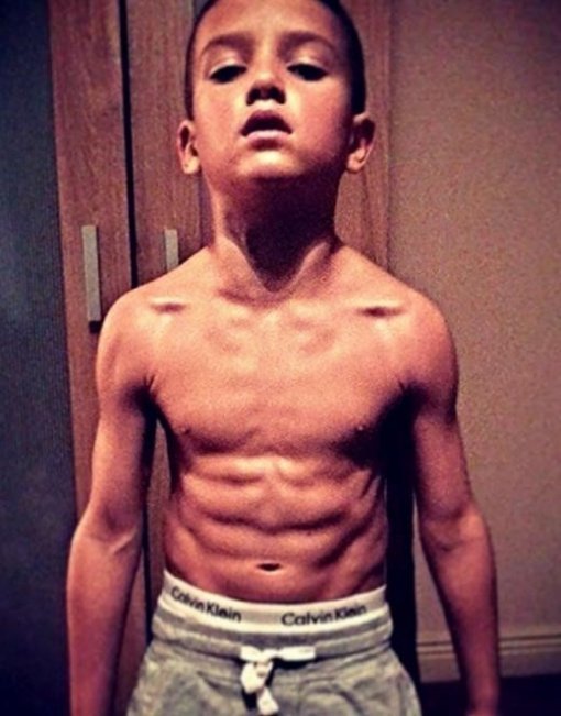 8살 꼬마 헤라클레스