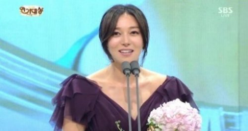 장영남 득남
사진= SBS ‘2013 연기대상’ 화면 촬영
