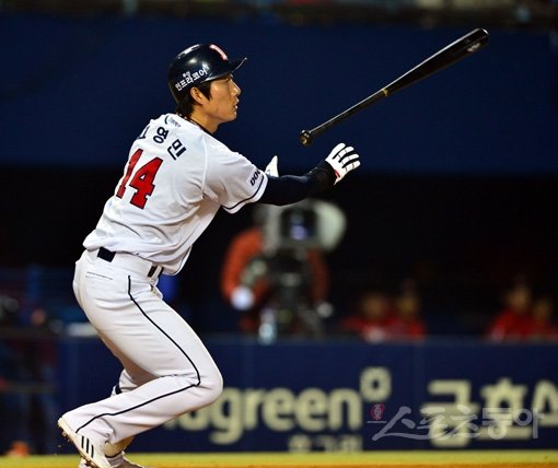 두산 고영민이 긴 침묵을 깨고, 올 시즌 팀의 히든카드로 떠오르고 있다. 잠실｜박화용 기자 inphoto@donga.com 트위터 @matsri21