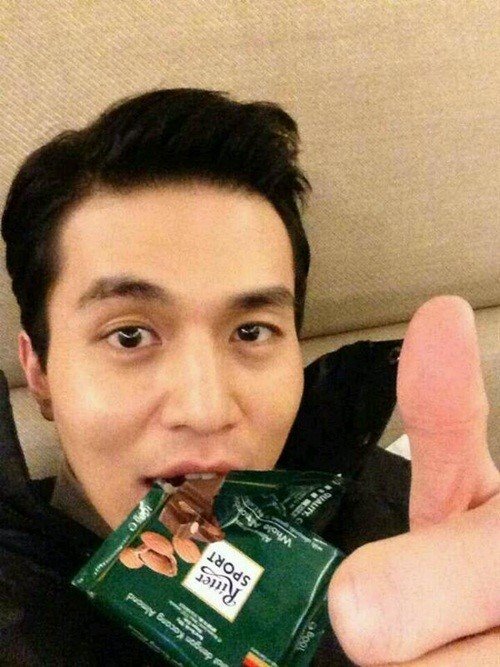 '박봄 이동욱 응원'(출처= 박봄 트위터)