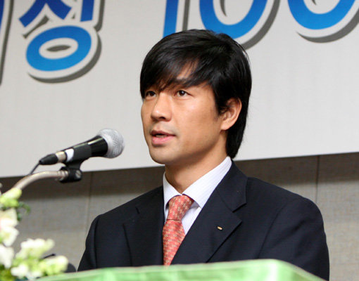 새누리당 문대성(38·IOC 선수위원) 의원이 박사학위 논문 표절, 박사학위 취소처분 무효 확인 소송 제기, IOC 선수위원직 등에 대한 입장을 밝혔다. 스포츠동아DB