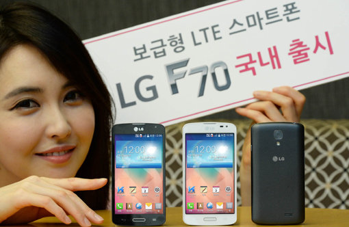 스마트폰 가격 경쟁이 본격화 되면서 중저가 보급형 스마트폰이 화제다. LG전자가 21일 이동통신 3사를 통해 출시하는 출고가 20만원대의 LTE 스마트폰 ‘LG F70’. 사진제공｜LG전자