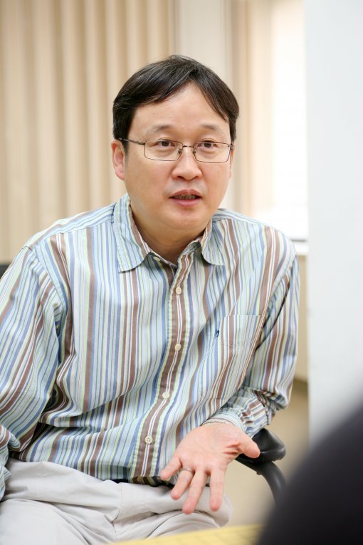 유창혁 바둑 국가대표 상비군 감독은 “국가대표를 오래 운영한 덕에 중국 젊은 기사들의 바둑이 세다”며 “우리도 머지 않아 젊은 기사들을 정상권으로 키워낼 것”이라고 말했다. 한국기원 제공