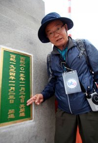 부산 골목투어의 ‘이야기 할배’ 문태광 씨.