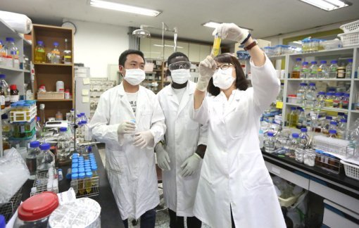 전북대 화학공학부 학생들은 선생의 에너지로 산다