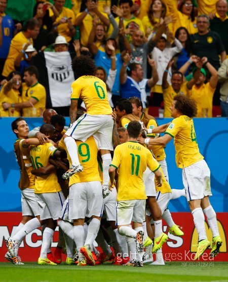 환호하는 브라질 선수들. 사진=ⓒGettyimages멀티비츠