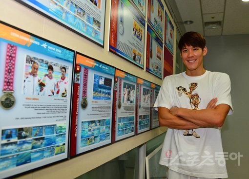 한국수영의 자랑이자 자존심인 ‘마린보이’ 박태환이 24일 서울 강남구 개포동 팀GMP 사무실에서 2014인천아시안게임에서의 선전을 다짐하며 자신감 넘치는 표정을 짓고 있다. 박화용 기자 inphoto@donga.com 트위터 @seven7sola