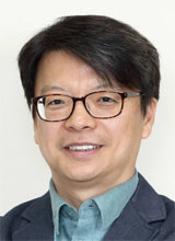 윤종빈 명지대 정치외교학과 교수